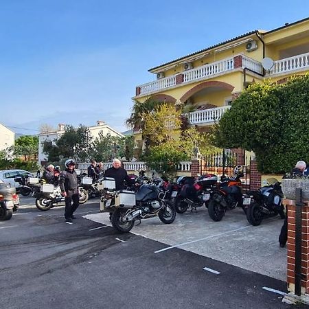 Bed & Breakfast Barbara โนวีวีโนดอลสกี ภายนอก รูปภาพ