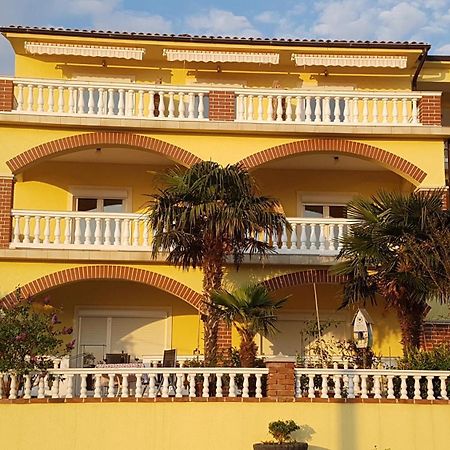Bed & Breakfast Barbara โนวีวีโนดอลสกี ภายนอก รูปภาพ